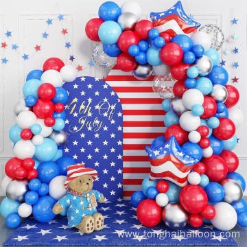 Various combinations of Independence Day themed balloons